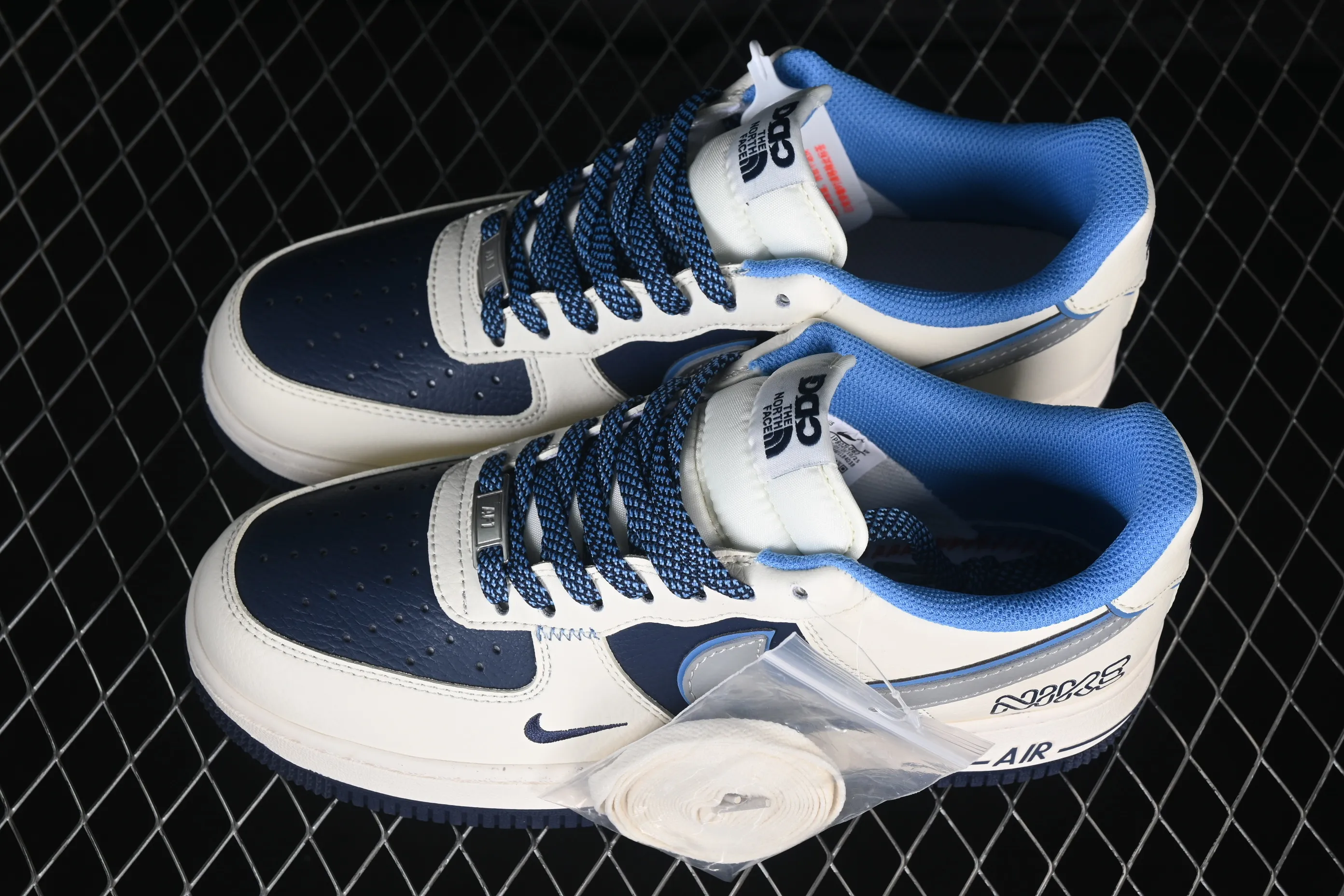 All Categories Nk Air Force 1 Air Force Series Nk Air Force 1 Low Air Force Low Nike Air Force 1'07 Low Beige and Blue Splicing Air Force One Low Casual Sneakers JP8028-067